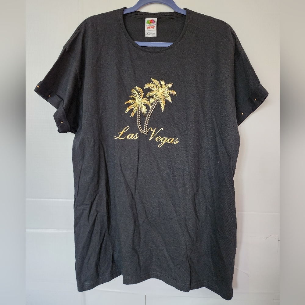Las Vegas‎ gold stud blink T-shirt sz X-Large in excellent preowned condition